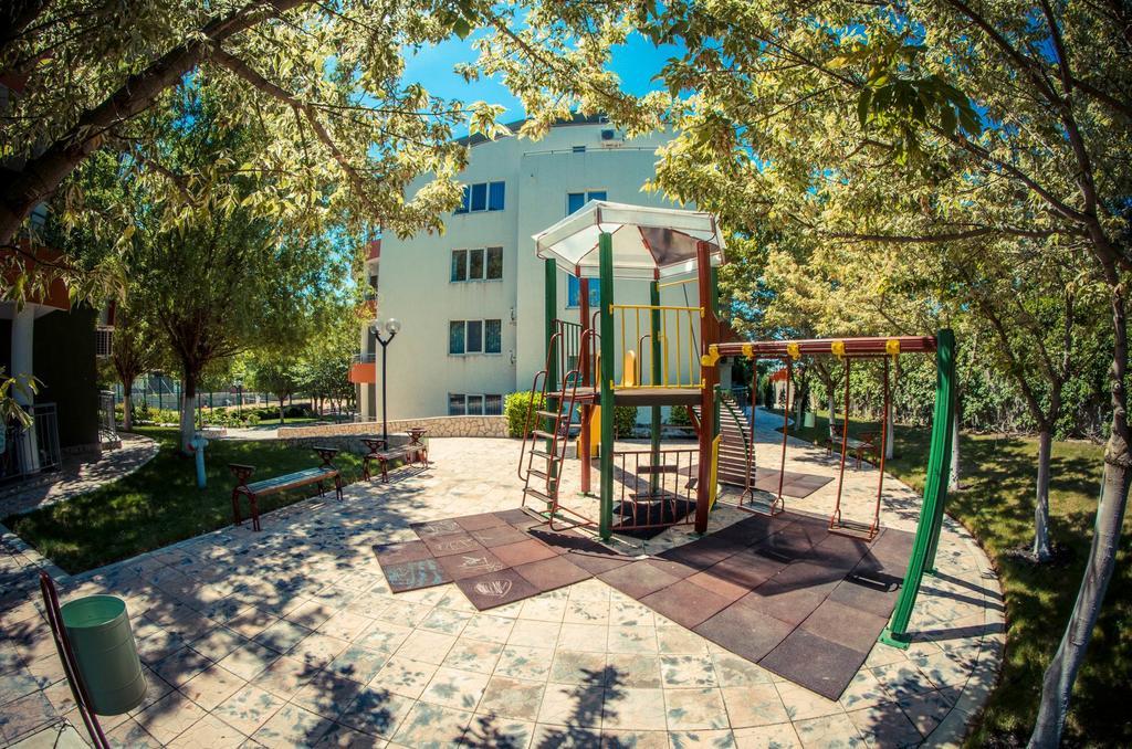 Gt Green Fort Beach Apartments Sunny Beach Dış mekan fotoğraf