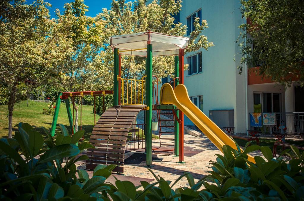 Gt Green Fort Beach Apartments Sunny Beach Dış mekan fotoğraf