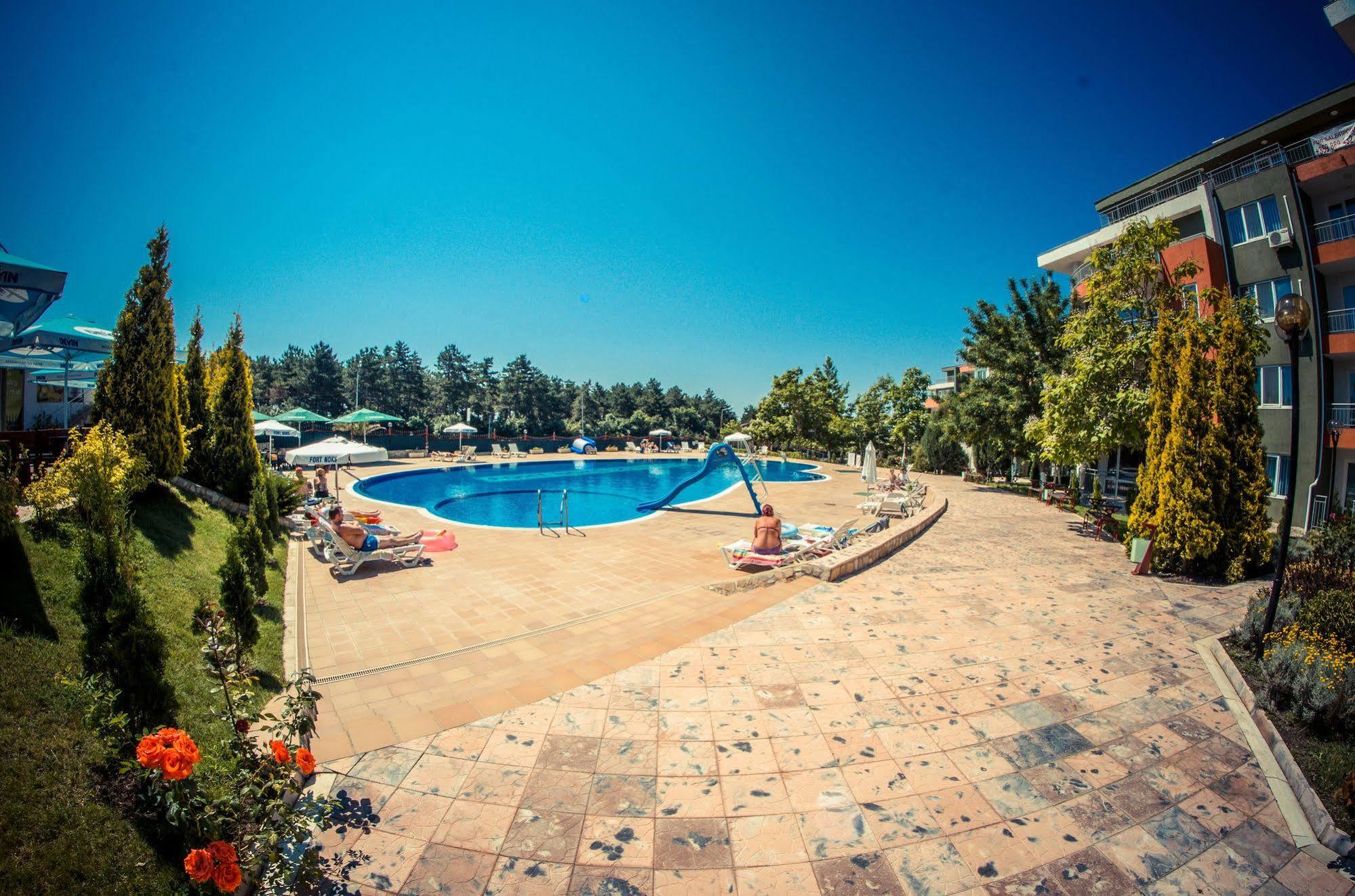 Gt Green Fort Beach Apartments Sunny Beach Dış mekan fotoğraf