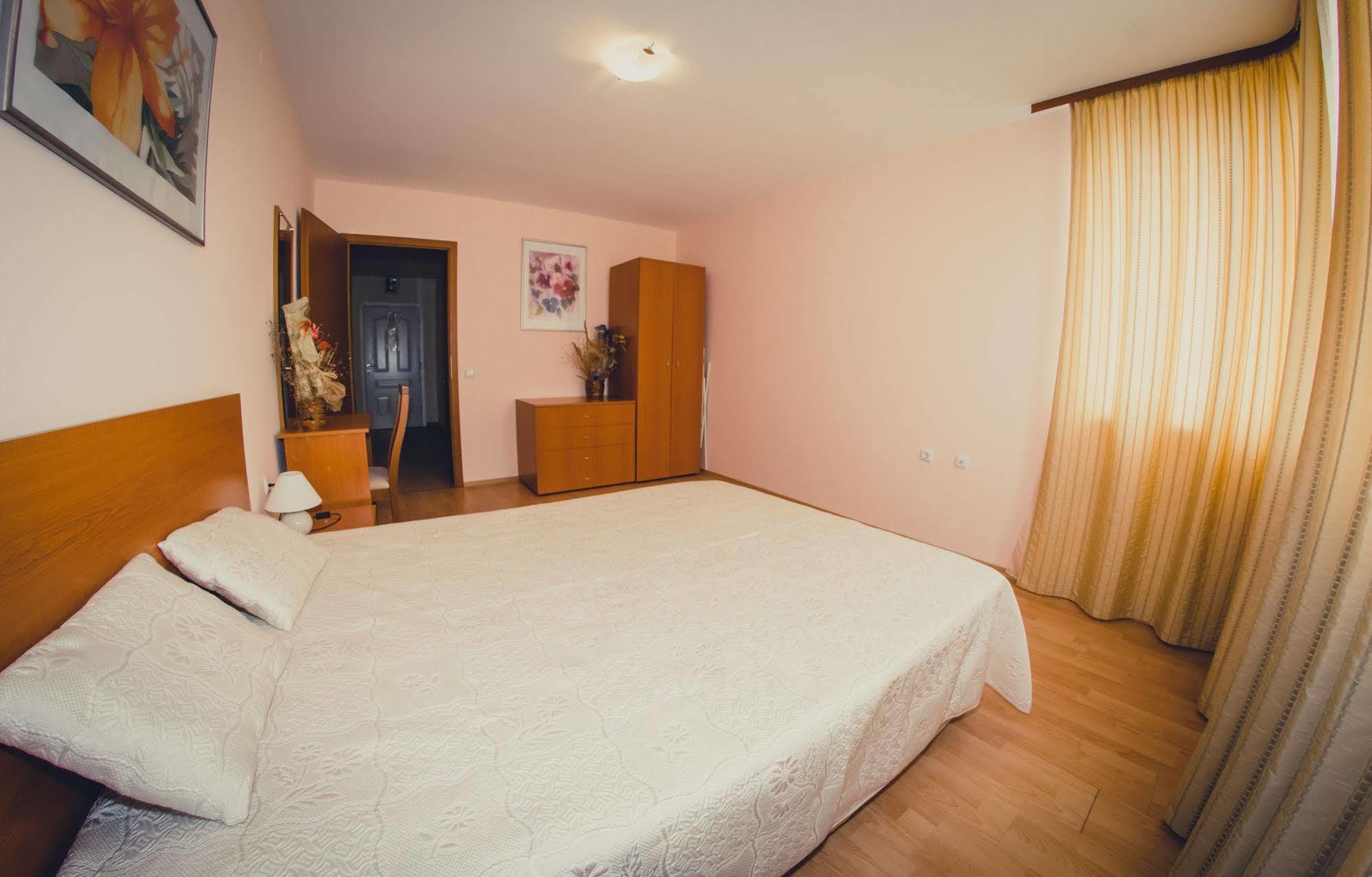 Gt Green Fort Beach Apartments Sunny Beach Dış mekan fotoğraf