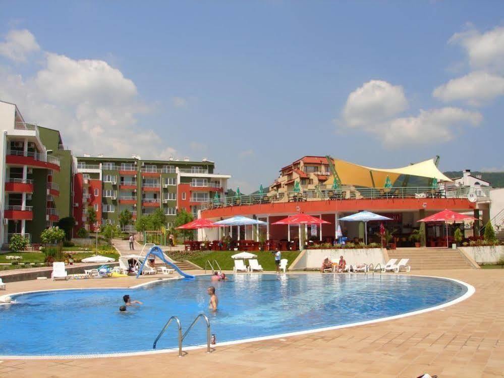 Gt Green Fort Beach Apartments Sunny Beach Dış mekan fotoğraf