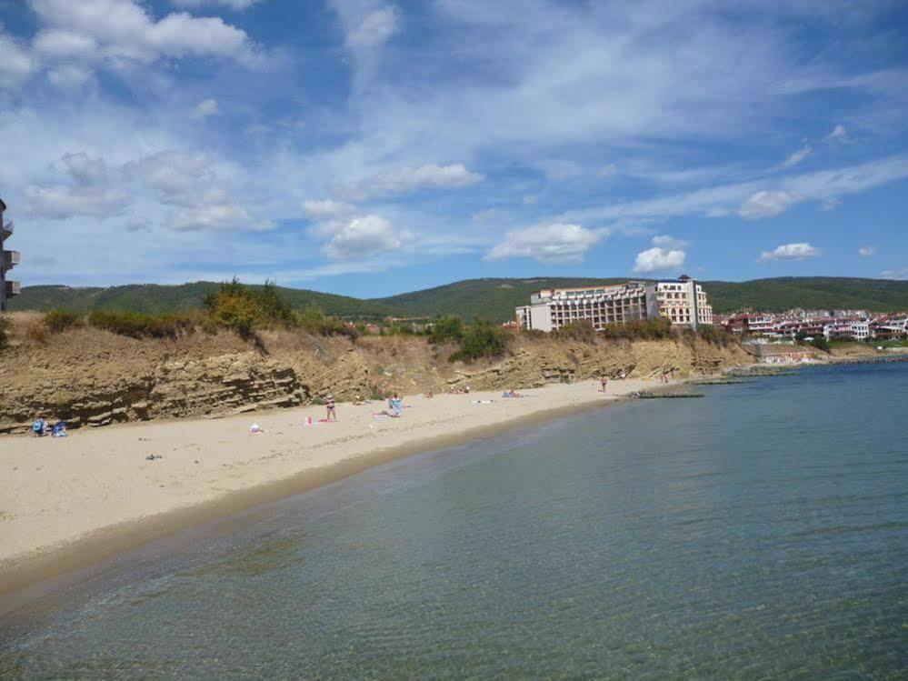 Gt Green Fort Beach Apartments Sunny Beach Dış mekan fotoğraf