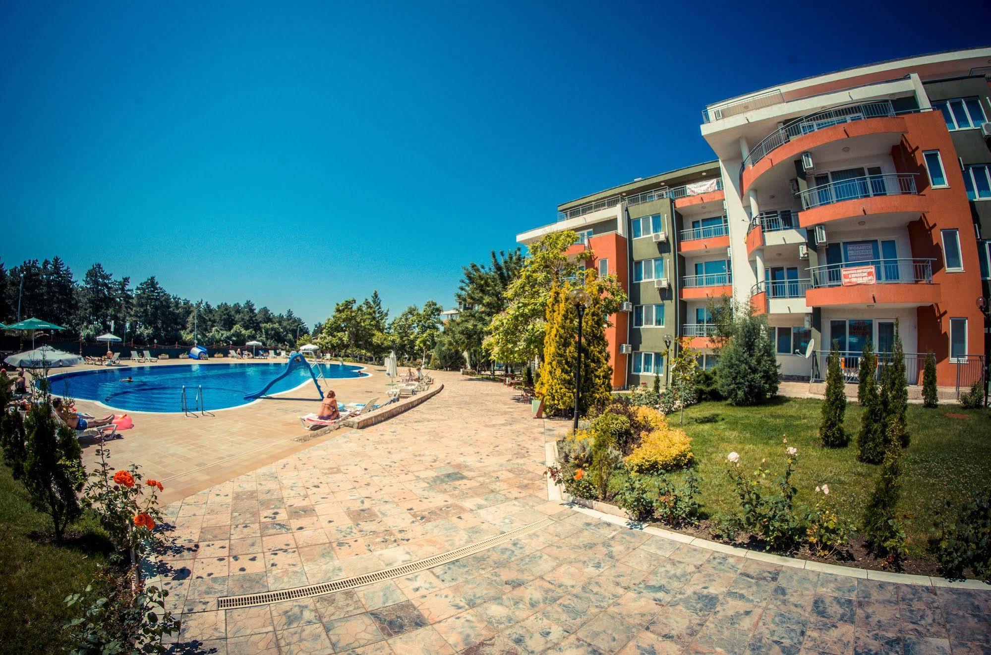 Gt Green Fort Beach Apartments Sunny Beach Dış mekan fotoğraf