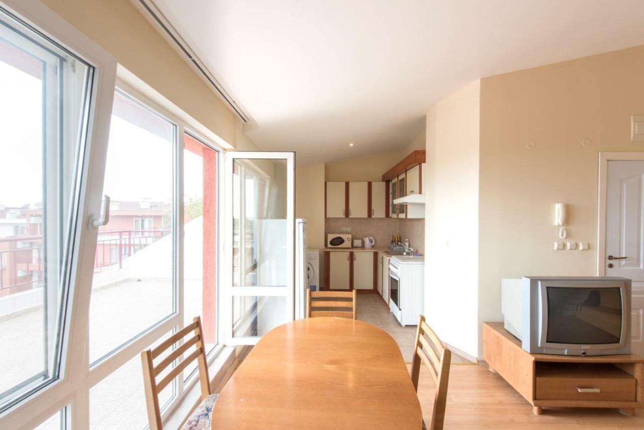 Gt Green Fort Beach Apartments Sunny Beach Dış mekan fotoğraf
